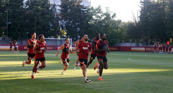 Galatasaray, St. Johnstone Maçı Hazırlıklarını Sürdürdü