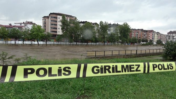 Terme Çayı’nın Debisi Yükseliyor, İlçede Sel Anonsları Yapılamaya Başlandı
