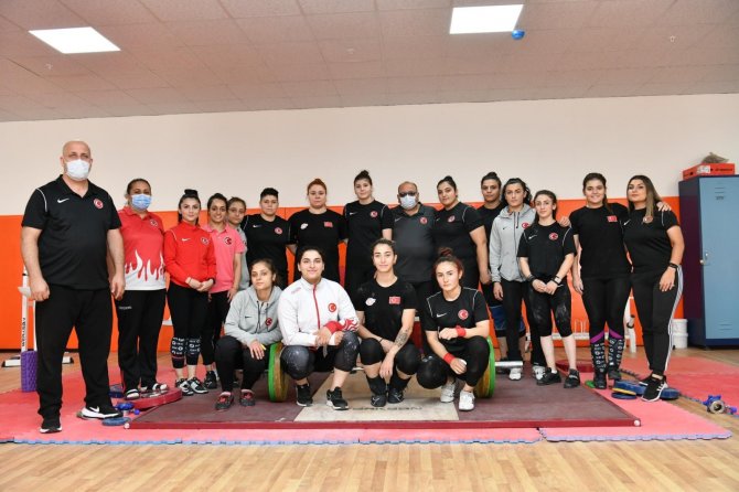 Milli Halterciler Davraz’da Kampa Girdi