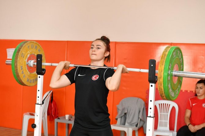Milli Halterciler Davraz’da Kampa Girdi