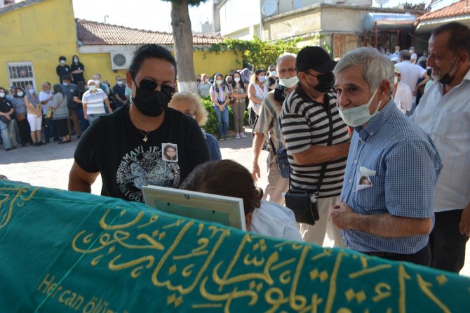 Takla Atan Otobüste Hayatını Kaybeden Genç Tıbbiyeli Göz Yaşlarıyla Son Yolculuğuna Uğurlandı