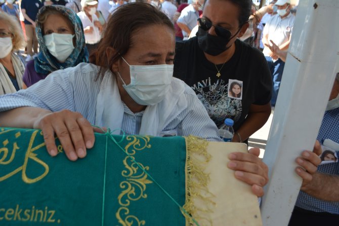 Takla Atan Otobüste Hayatını Kaybeden Genç Tıbbiyeli Göz Yaşlarıyla Son Yolculuğuna Uğurlandı