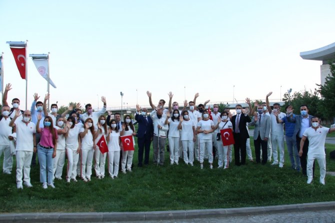 Paralimpik Oyunları İçin İlk Kafile Tokyo Yolcusu