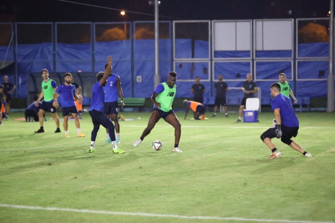 Adana Demirspor’un Fenerbahçe Mesaisi Sürüyor