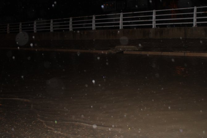 Ünye’yi Sel Vurdu: Birçok Evi Su Bastı