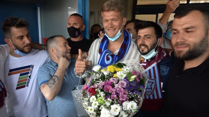 Trabzonspor’un Yeni Transferi Cornelius’a Coşkulu Karşılama