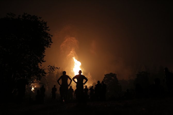 Yunanistan’ın Eğriboz Adası’ndaki Yangın 7 Gündür Sürüyor