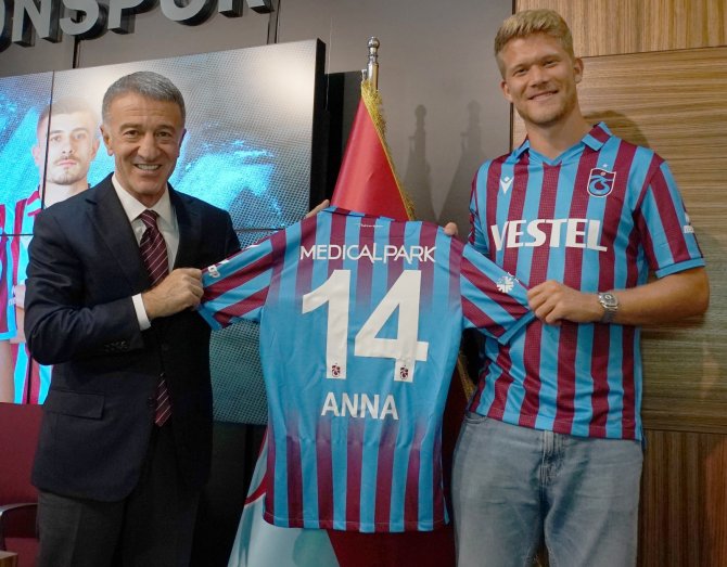 Trabzonspor’dan Cornelius Ve Dorukhan Tökez’e İmza Töreni