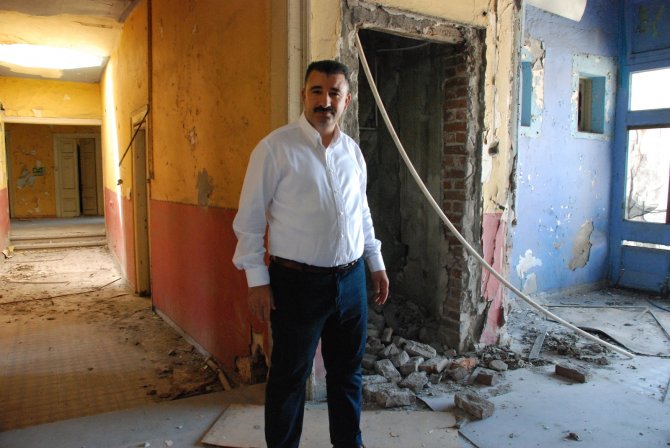 Latife Hanım’ın Doğduğu Köşk Harabe Oldu
