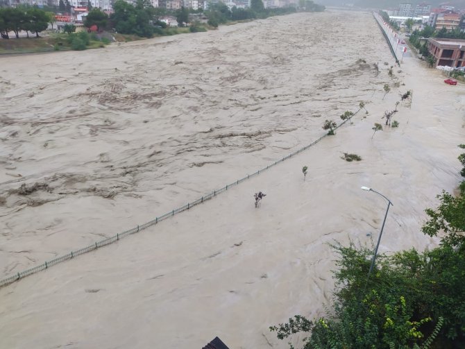 Sinop’ta Sel: Ayancık Çayı Taştı