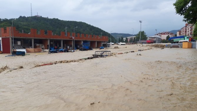 Sinop Türkeli De Sel Teslim: Beton Santrali Sele Kapıldı
