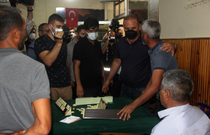 Meral Akşener’in Kahvehane Ziyaretinde Gergin Anlar