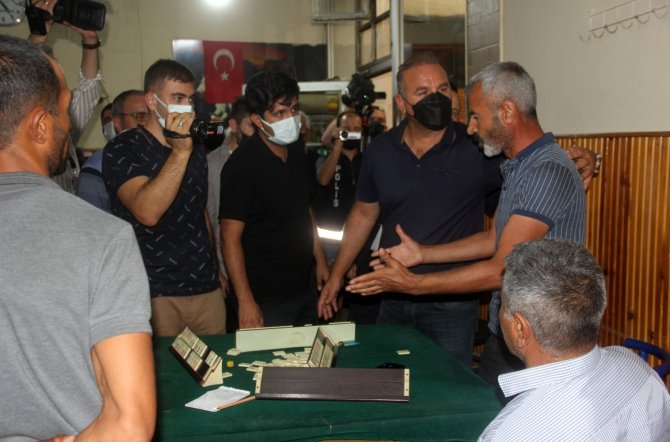 Meral Akşener’in Kahvehane Ziyaretinde Gergin Anlar