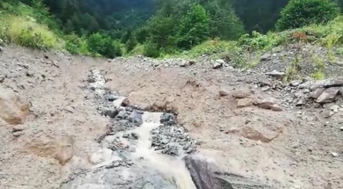 Uzungöl’deki Turizm İşletmecilerinden Koşon Deresi Uyarısı