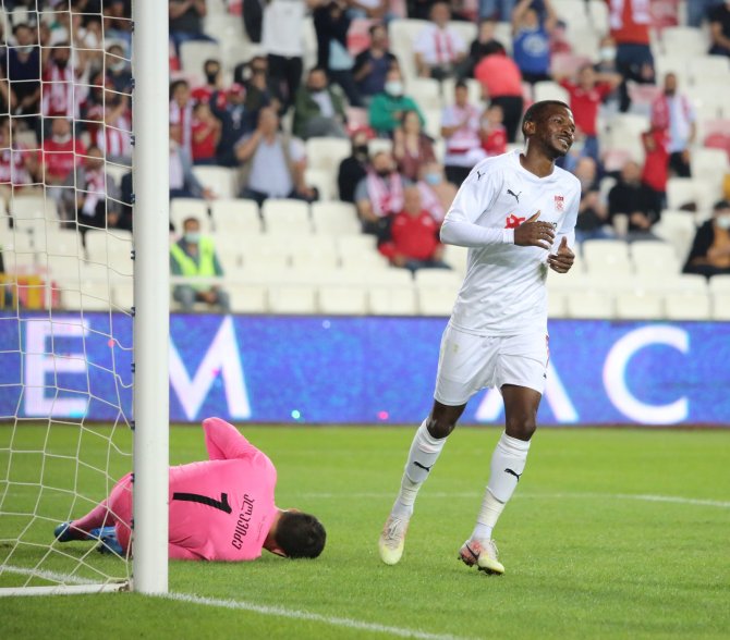 Avrupa Konferans Ligi: Sivasspor: 0 - Dinamo Batumi: 0 (İ̇lk Yarı)