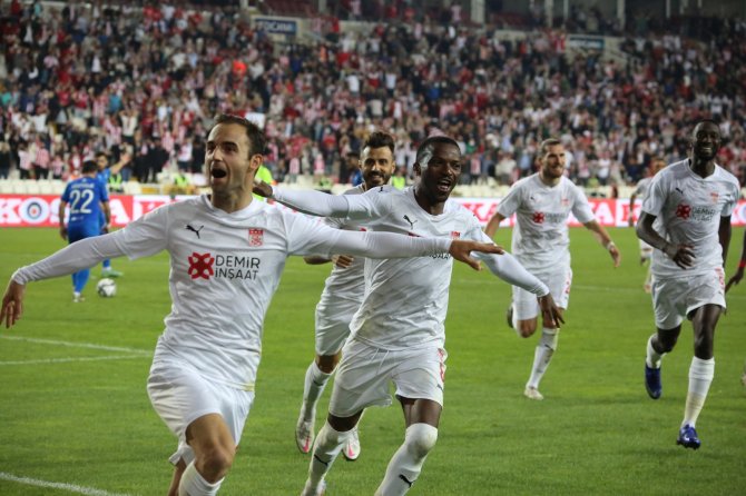 Uefa Avrupa Konferans Ligi: Sivasspor: 1 - Dinamo Batumi: 1 (Maç Sonucu)
