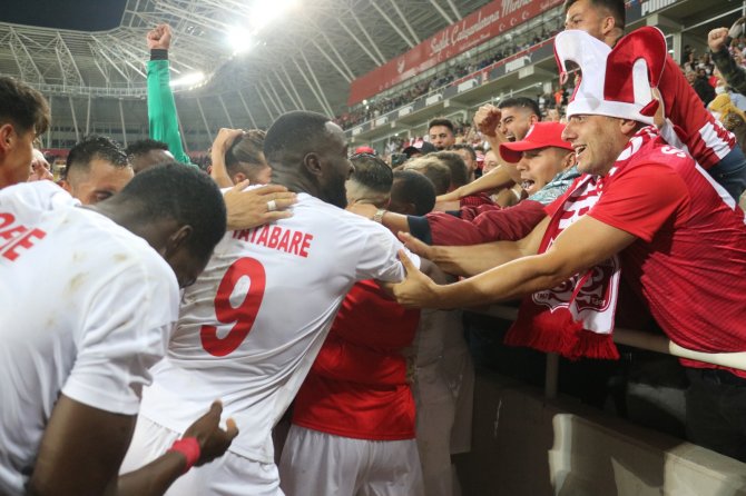 Uefa Avrupa Konferans Ligi: Sivasspor: 1 - Dinamo Batumi: 1 (Maç Sonucu)