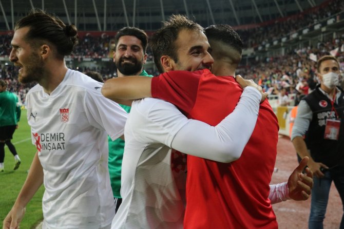Uefa Avrupa Konferans Ligi: Sivasspor: 1 - Dinamo Batumi: 1 (Maç Sonucu)