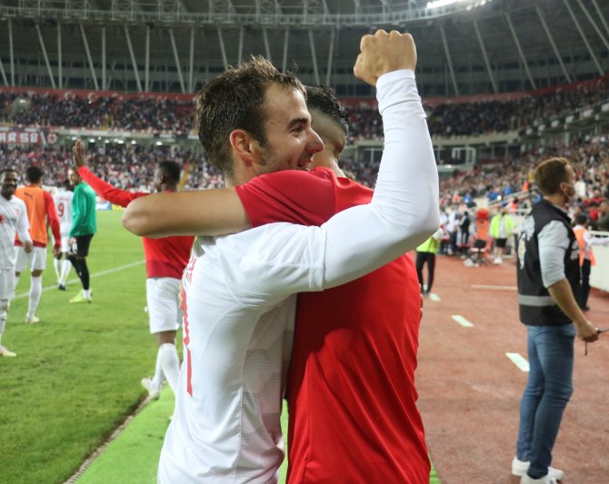 Uefa Avrupa Konferans Ligi: Sivasspor: 1 - Dinamo Batumi: 1 (Maç Sonucu)