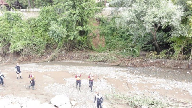 Sele Kapılan 85 Yaşındaki Kadını Arama Çalışmaları Dördüncü Gününde