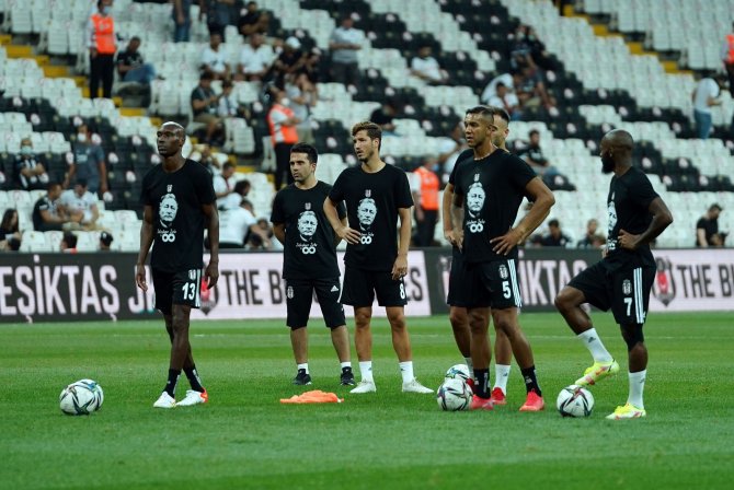 Beşiktaşlı Futbolcular, Süleyman Seba Tişörtüyle Sahada
