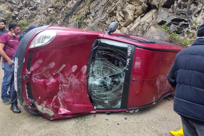 Kürtün’de Trafik Kazası: 2 Yaralı