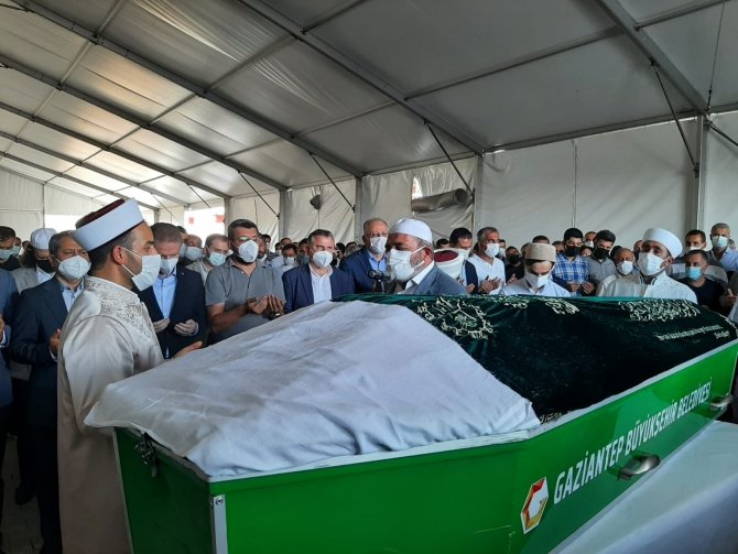 Cumhurbaşkanı Erdoğan’ın Avukatlarından İ̇nal’ın Acı Günü