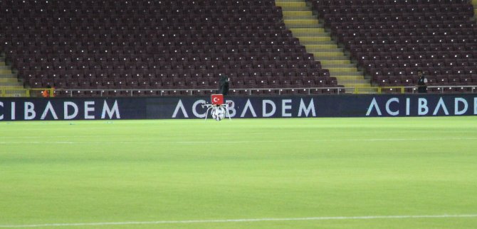 Hatay’da Maç Topu Santra Noktasına Drone İle Taşındı