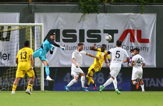 Tff 1. Lig: İ̇stanbulspor: 3 - Manisa Fk: 4