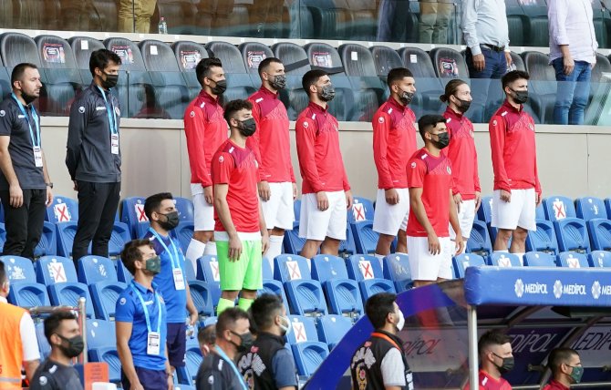 Süper Lig: Medipol Başakşehir: 0 - Aytemiz Alanyaspor: 1 (Maç Devam Ediyor)