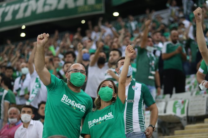 Bursaspor 523 Gün Sonra Taraftarıyla Buluştu