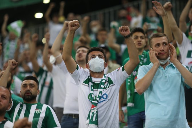 Bursaspor 523 Gün Sonra Taraftarıyla Buluştu