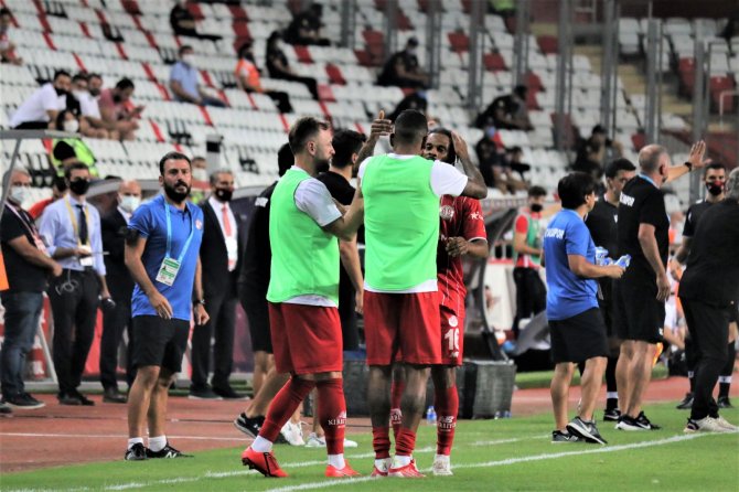 Süper Lig: Ft Antalyaspor: 1 - Göztepe: 0 (İ̇lk Yarı)