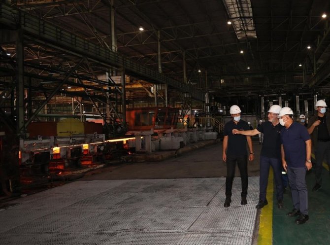 Dışişleri Bakanı Çavuşoğlu, Cezayir’de Türk Yatırımcıların Tesislerini Ziyaret Etti
