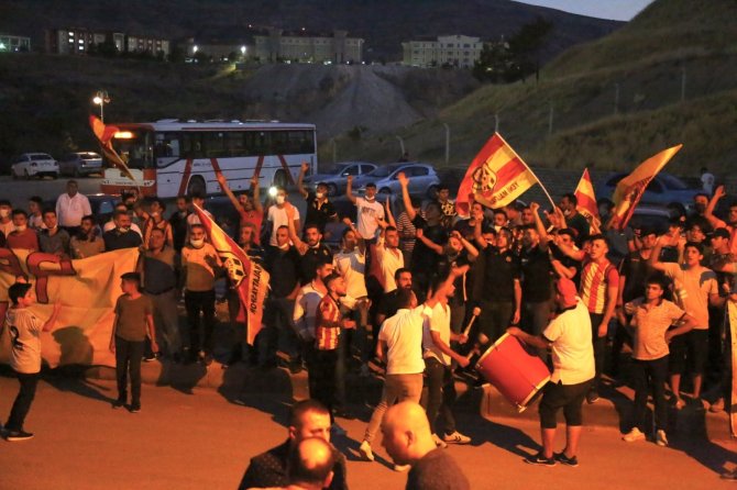 Yeni Malatyaspor’a Taraftardan Moral Ziyareti
