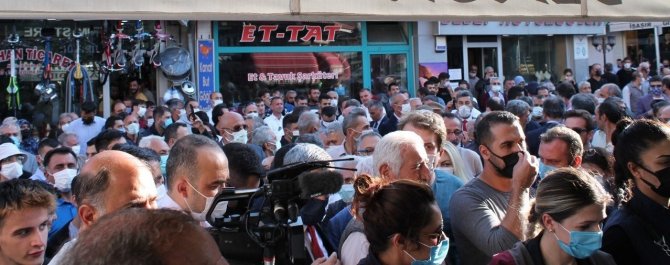 Akşener’in Bayburt Ziyaretinde Vatandaşlarla Partililer Arasında Arbede