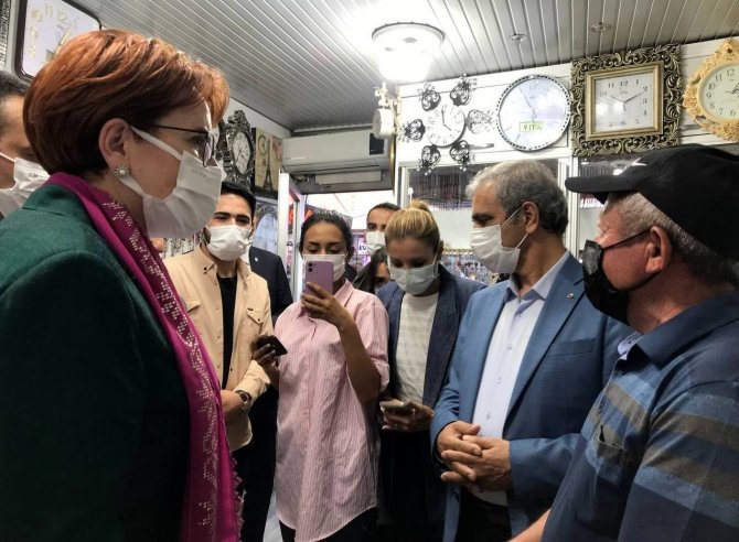 Akşener’in Bayburt Ziyaretinde Vatandaşlarla Partililer Arasında Arbede