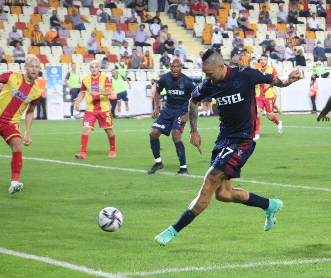 Süper Lig: Yeni Malatyaspor: 1 - Trabzonspor: 4 (İ̇lk Yarı)