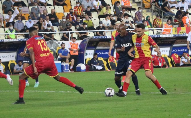 Süper Lig: Yeni Malatyaspor: 1 - Trabzonspor: 4 (İ̇lk Yarı)