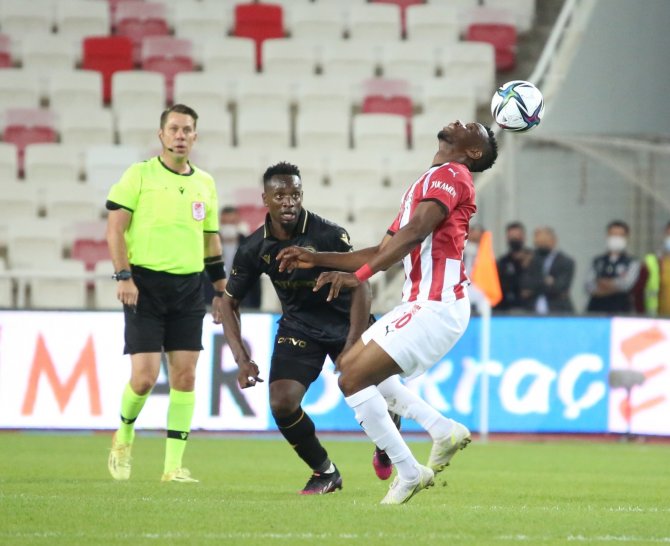 Süper Lig: Dg Sivasspor: 0 - İ̇h Konyaspor: 0 (İ̇lk Yarı)