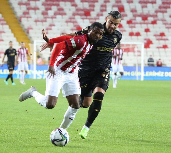 Süper Lig: Dg Sivasspor: 0 - İ̇h Konyaspor: 0 (İ̇lk Yarı)