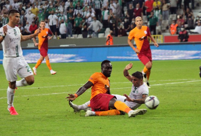 Süper Lig: Giresunspor: 0 - Galatasaray: 2 (İ̇lk Yarı)