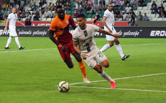 Süper Lig: Giresunspor: 0 - Galatasaray: 2 (İ̇lk Yarı)