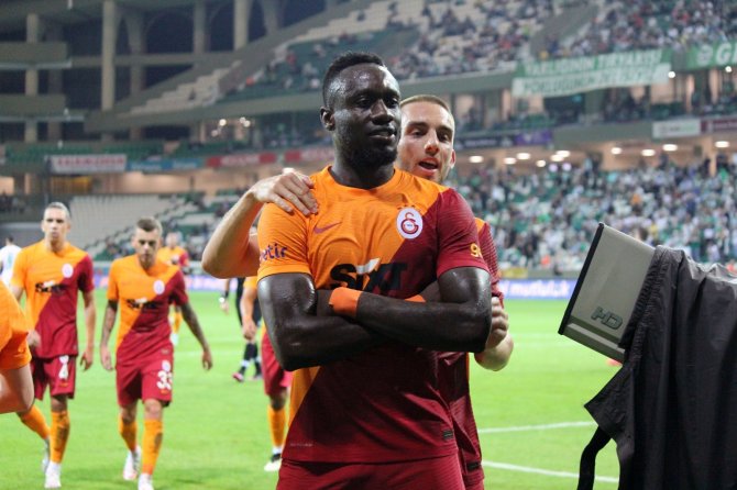 Süper Lig: Giresunspor: 0 - Galatasaray: 2 (İ̇lk Yarı)