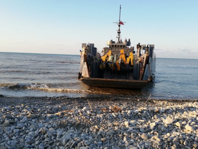 Donanma Türkeli’ye Çıkarma Yaptı