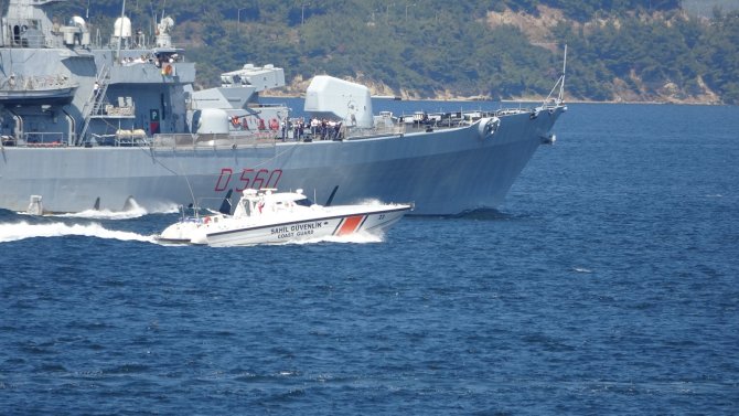 İ̇talya Savaş Gemisi Çanakkale Boğazı’ndan Geçti
