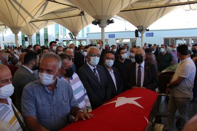 Ülkücü Camianın Önemli İsimlerinden İ̇sa Armağan Dualarla Toprağa Verildi