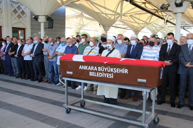 Ülkücü Camianın Önemli İsimlerinden İ̇sa Armağan Dualarla Toprağa Verildi