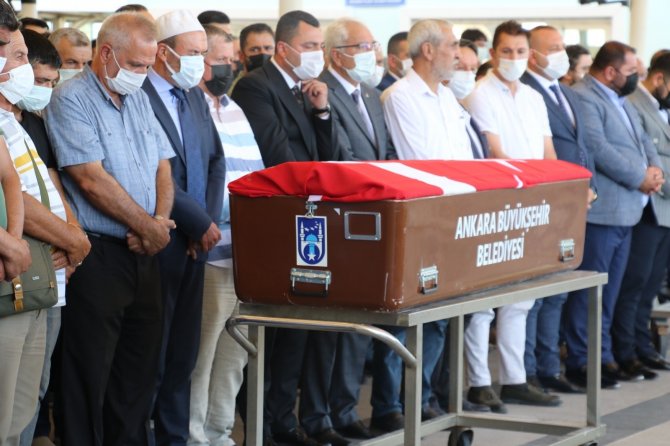 Ülkücü Camianın Önemli İsimlerinden İ̇sa Armağan Dualarla Toprağa Verildi