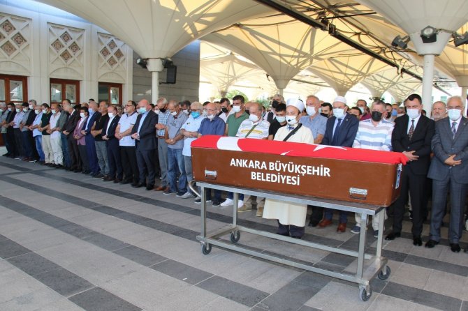 Ülkücü Camianın Önemli İsimlerinden İ̇sa Armağan Dualarla Toprağa Verildi